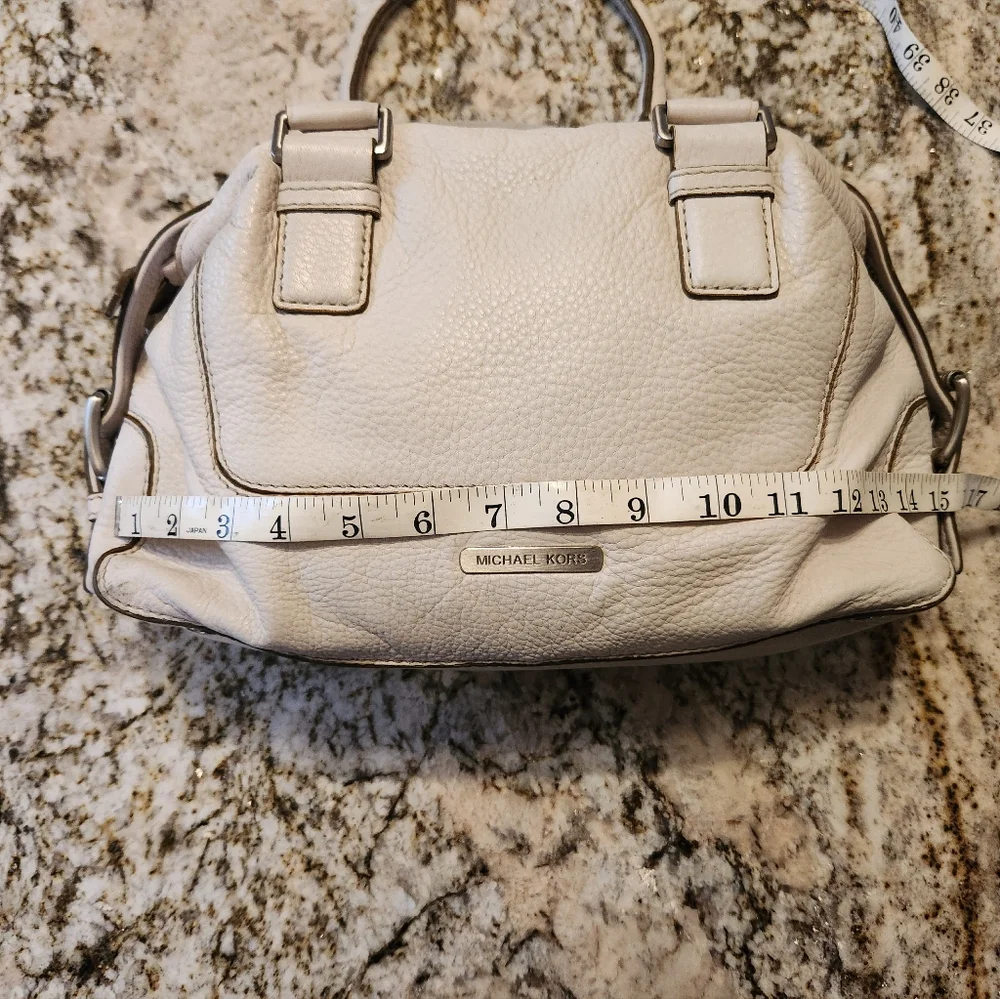Michael Kors Handbag, Off White Pebbled Leather, Shoulder Bag Satchel Summer EUC